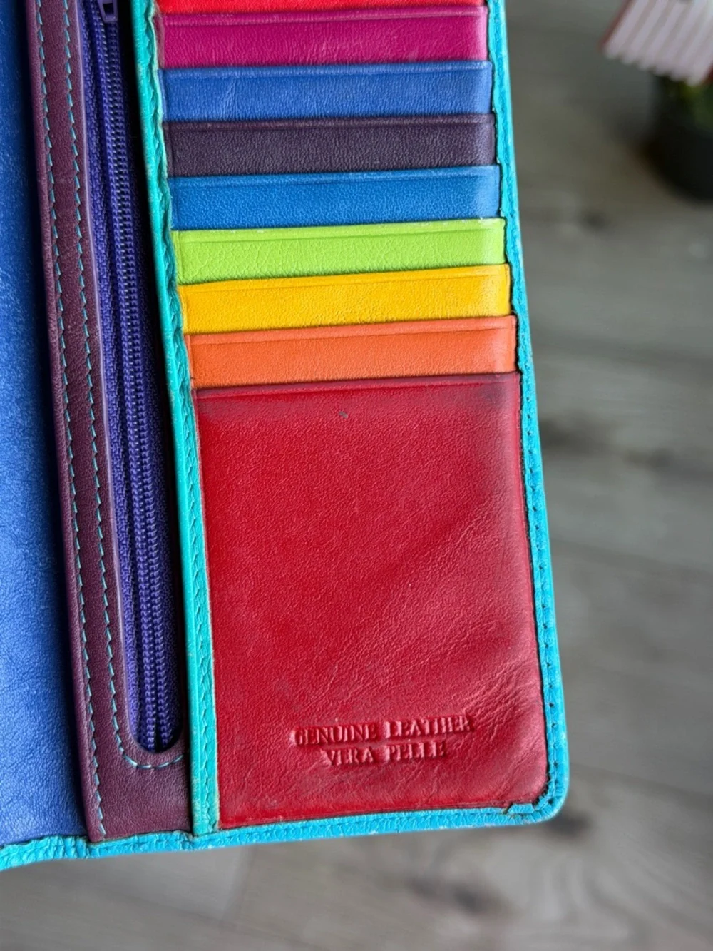 Dallatti Leather Wallet Rainbow Card Slots - Picture 11 of 12
